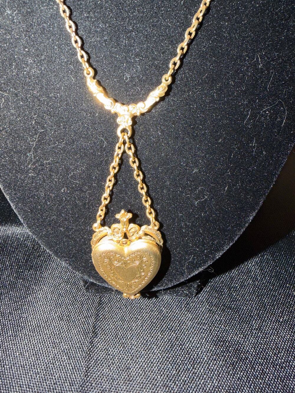 VTG Signed ART Gold Ornate Heart Locket Lavalier Necklace 1955 floral scrollwork